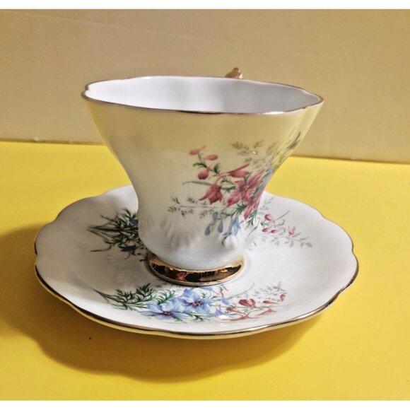 Royal Albert Chelsea Shape Tea Cup Set Friendship Series "Larkspur" - Picture 2 of 11